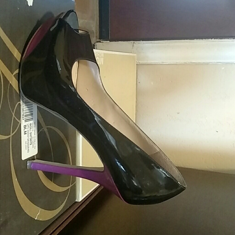 High Heels - Picture 3 of 3
